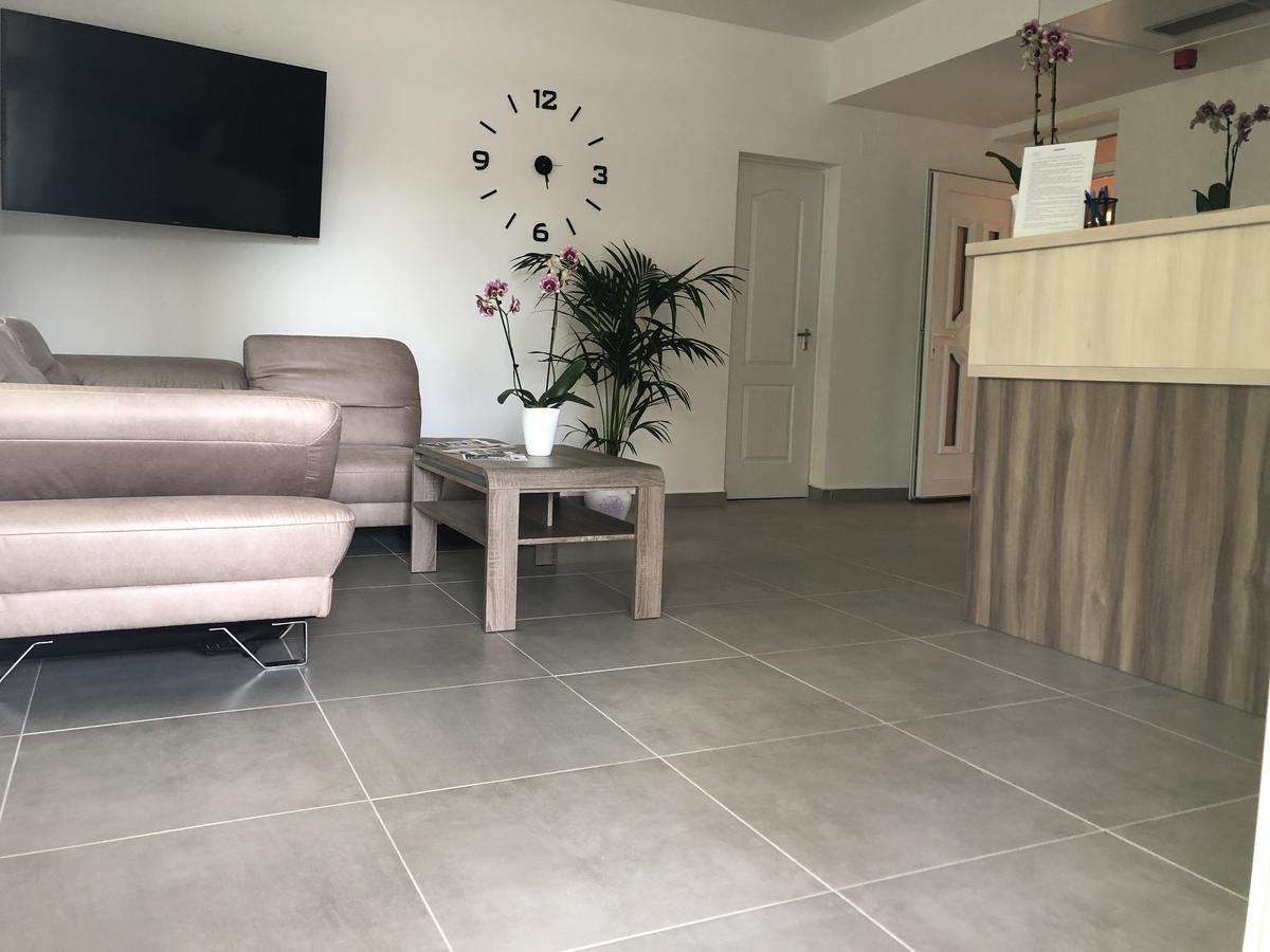 Boró Apartman Tiszafüred Exterior foto